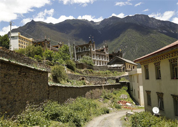 公海赌船710资助雅江县木绒乡